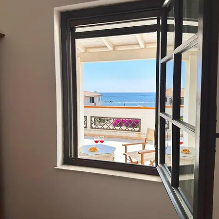 Casa La Magnolia Frontemare Porto Columbu - Perd'e Sali